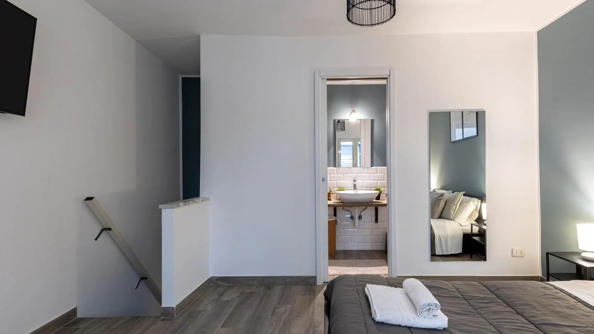 Hub Borgo San Domenico Daire Napoli 0*,  İtalya